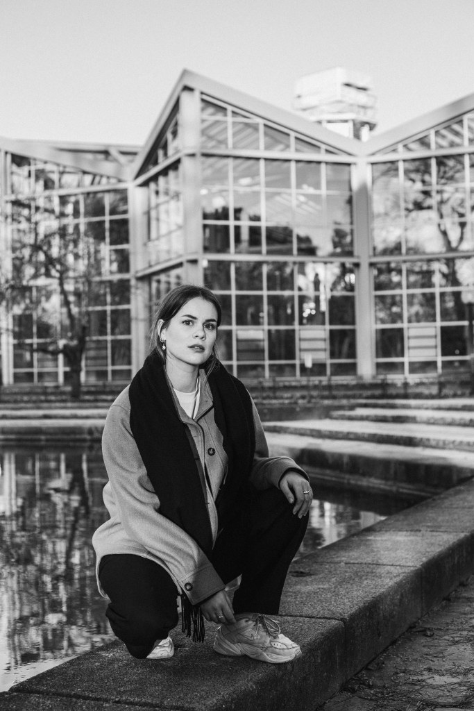 HochzeitsFotografin in Leverkusen | minimal. natürlich. emotional. kreativ. clean. warm. modern. nostalgisch | Babybauch-, Paar-, Baby Shootings. Hochzeitsfotografin Leverkusen | Hochzeitsfotografin Leverkusen | Neugeborenenfotografie | Babyfotografie | Schwangerschaftsfotografie | Schwangerschaftsshooting | Babybauch | Pregnany Announcement | Schwangerschaftsankündigung | Neugeborenenshooting | Babybauchshooting | Babyshooting | Paarshooting | Verlobungsshooting | Brautpaarshooting | Hochzeitsfotografie | Hochzeitsshooting | Freundinnenshooting | Portraitfotografie | Portraitshooting | Homeshooting | Shooting draußen Shooting mit natürlichem Licht | Outdoorshooting | Outdoorfotografie | Junggesellinnenshooting | familienfreundliche Fotografin | Fotografin Leverkusen | Homestory | natürliche Fotos | natürliche Babyfotos | natürliche Schwangerschaftsfotos | natürliche Portraitfotos | natürliche Paarfotos | schneller Termin | unkomplizierter Fotograf | Boho Stil | natürliches Licht | Homestory | Reportage | Shooting | Fotoshooting | Rabatt | Aktion | FrühlingsSpecial | sympathische Fotografin | Fotograf Leverkusen | Fotografin Leverkusen | Fotograf Köln | Fotograf Rheinland | Fotograf NRW | Fotograf – Rheinland – NRW – Bergisches Land – Raum Köln – Raum Düsseldorf – Langenfeld – Reusrath – Opladen – Leverkusen – Leichlingen – Monheim – Bergisch Gladbach – Baumberg – Richrath – Leverkusen Schlebusch – Leverkusen Lützenkirchen – Leverkusen Wiesdorf – Leverkusen Mitte – neue Bahnstadt Opladen – Leverkusen Wiesdorf – Leverkusen Manford – Leverkusen Hitdorf – Leverkusen Küppersteg – Leverkusen Bürrig – Leverkusen Quettingen – Leverkusen Bergisch Neukirchen – Leverkusen Steinbüchel – Leverkusen Alkenrath | annifoto.com | ANNIKA JANA Ronsdorf | ANNIKA JANA Philippsen | moderne Fotografie | Fotos für die Ewigkeit | qualitativ hochwertige Fotos | Photoshooting | Photografie | AnniFoto | Hochzeitsfotografin | Fotografin für Babybauch | Fotografin für Babybäuche | Fotografin für Paare | und Portrait: Fotograf / Fotografin in Leverkusen, Bergisches Land, Bergisch Gladbach, Opladen, Rheinland, Köln, Leichlingen, Solingen, Monheim, Düsseldorf, Hochzeitsfotograf Hochzeitsfotografin, Hochzeitsseason 2024 Hochzeit 2025 Brautpaarshooting, styled shooting, Paarfotograf, Babyfotograf, Paarfotografin, Babyfotografin, authentisch, natürlich, unkompliziert mit Wohlfühlfaktor, romantisch, boho, Bohemian, retro, moderne Bearbeitung, blass und creme, moody, beige, beste Bewertung, beste Fotografin, kurzfristige Termine, flexibel. Hochzeitsfotograf. Hochzeitsfotografin Leverkusen. Hochzeitsfotografie Leverkusen. minimalistische Hochzeitsfotografie Leverkusen. Minimalistische Hochzeitsfotografin Leverkusen. Natürliche Hochzeitsfotografin Leverkusen. Natürlicher Hochzeitsfotograf Leverkusen. Emotionale Fotografie Leverkusen. Romantische Hochzeitsfotografin Leverkusen. Authentische Hochzeitsfotografie Leverkusen. Cleane Bearbeitung Fotos Leverkusen. Minimalistische Bearbeitung Hochzeitsfotografie Leverkusen. Hochzeitsfotograf Leverkusen. Hochzeitsfotografin Leverkusen. sympathischer Hochzeitsfotograf Leverkusen. Moderner Hochzeitsfotograf Leverkusen. 