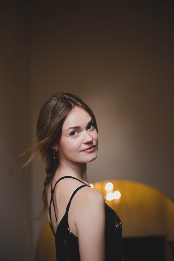 ANNIFOTO = Hochzeitsfotografin, Hochzeitsfotografin Leverkusen, Brautpaar, Hochzeit Leverkusen, minimalistische Fotografie, minimalistische Hochzeitsfotografin, Fotograf Leverkusen, Bergisches Land, Rheinland, Köln, Leichlingen, Solingen & Umgebung - Fotoshooting - Paarshooting - Portraitshooting - Hochzeitsshooting - Schwangerschaftsshooting - Babyshooting - Familienshooting - natürlich & in der Natur - Reportage und Portrait: Fotograf / Fotografin in Leverkusen, Bergisches Land, Bergisch Gladbach, Opladen, Rheinland, Köln, Leichlingen, Solingen, Monheim, Düsseldorf, Hochzeitsfotograf Hochzeitsfotografin, Hochzeitsseason 2022 Hochzeit 2023 Brautpaarshooting, styled shooting, Paarfotograf, Babyfotograf, Paarfotografin, Babyfotografin, authentisch, natürlich, unkompliziert mit Wohlfühlfaktor, romantisch, boho, Bohemian, retro, moderne Bearbeitung, blass und creme, beige, beste Bewertung, beste Fotografin, kurzfristige Termine, flexibel.