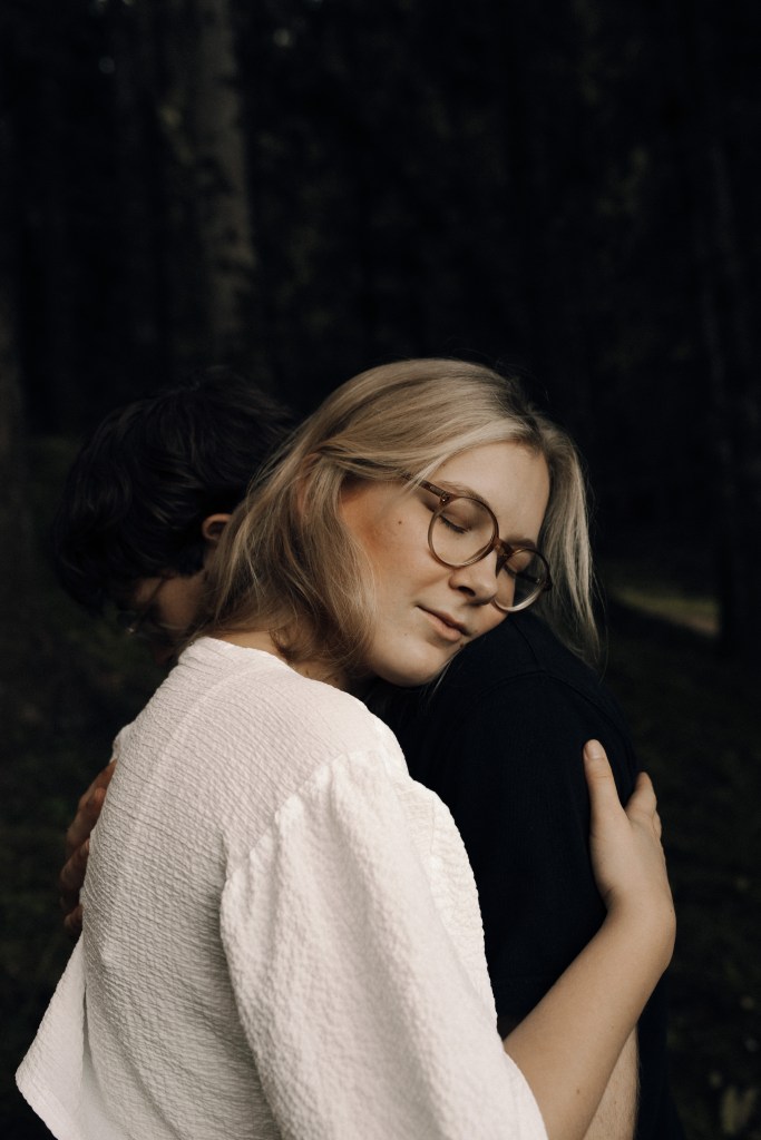 HochzeitsFotografin in Leverkusen | minimal. natürlich. emotional. kreativ. clean. warm. modern. nostalgisch | Babybauch-, Paar-, Baby Shootings. Hochzeitsfotografin Leverkusen | Hochzeitsfotografin Leverkusen | Neugeborenenfotografie | Babyfotografie | Schwangerschaftsfotografie | Schwangerschaftsshooting | Babybauch | Pregnany Announcement | Schwangerschaftsankündigung | Neugeborenenshooting | Babybauchshooting | Babyshooting | Paarshooting | Verlobungsshooting | Brautpaarshooting | Hochzeitsfotografie | Hochzeitsshooting | Freundinnenshooting | Portraitfotografie | Portraitshooting | Homeshooting | Shooting draußen Shooting mit natürlichem Licht | Outdoorshooting | Outdoorfotografie | Junggesellinnenshooting | familienfreundliche Fotografin | Fotografin Leverkusen | Homestory | natürliche Fotos | natürliche Babyfotos | natürliche Schwangerschaftsfotos | natürliche Portraitfotos | natürliche Paarfotos | schneller Termin | unkomplizierter Fotograf | Boho Stil | natürliches Licht | Homestory | Reportage | Shooting | Fotoshooting | Rabatt | Aktion | FrühlingsSpecial | sympathische Fotografin | Fotograf Leverkusen | Fotografin Leverkusen | Fotograf Köln | Fotograf Rheinland | Fotograf NRW | Fotograf – Rheinland – NRW – Bergisches Land – Raum Köln – Raum Düsseldorf – Langenfeld – Reusrath – Opladen – Leverkusen – Leichlingen – Monheim – Bergisch Gladbach – Baumberg – Richrath – Leverkusen Schlebusch – Leverkusen Lützenkirchen – Leverkusen Wiesdorf – Leverkusen Mitte – neue Bahnstadt Opladen – Leverkusen Wiesdorf – Leverkusen Manford – Leverkusen Hitdorf – Leverkusen Küppersteg – Leverkusen Bürrig – Leverkusen Quettingen – Leverkusen Bergisch Neukirchen – Leverkusen Steinbüchel – Leverkusen Alkenrath | annifoto.com | ANNIKA JANA Ronsdorf | ANNIKA JANA Philippsen | moderne Fotografie | Fotos für die Ewigkeit | qualitativ hochwertige Fotos | Photoshooting | Photografie | AnniFoto | Hochzeitsfotografin | Fotografin für Babybauch | Fotografin für Babybäuche | Fotografin für Paare | und Portrait: Fotograf / Fotografin in Leverkusen, Bergisches Land, Bergisch Gladbach, Opladen, Rheinland, Köln, Leichlingen, Solingen, Monheim, Düsseldorf, Hochzeitsfotograf Hochzeitsfotografin, Hochzeitsseason 2024 Hochzeit 2025 Brautpaarshooting, styled shooting, Paarfotograf, Babyfotograf, Paarfotografin, Babyfotografin, authentisch, natürlich, unkompliziert mit Wohlfühlfaktor, romantisch, boho, Bohemian, retro, moderne Bearbeitung, blass und creme, moody, beige, beste Bewertung, beste Fotografin, kurzfristige Termine, flexibel. Hochzeitsfotograf. Hochzeitsfotografin Leverkusen. Hochzeitsfotografie Leverkusen. minimalistische Hochzeitsfotografie Leverkusen. Minimalistische Hochzeitsfotografin Leverkusen. Natürliche Hochzeitsfotografin Leverkusen. Natürlicher Hochzeitsfotograf Leverkusen. Emotionale Fotografie Leverkusen. Romantische Hochzeitsfotografin Leverkusen. Authentische Hochzeitsfotografie Leverkusen. Cleane Bearbeitung Fotos Leverkusen. Minimalistische Bearbeitung Hochzeitsfotografie Leverkusen. Hochzeitsfotograf Leverkusen. Hochzeitsfotografin Leverkusen. sympathischer Hochzeitsfotograf Leverkusen. Moderner Hochzeitsfotograf Leverkusen. 